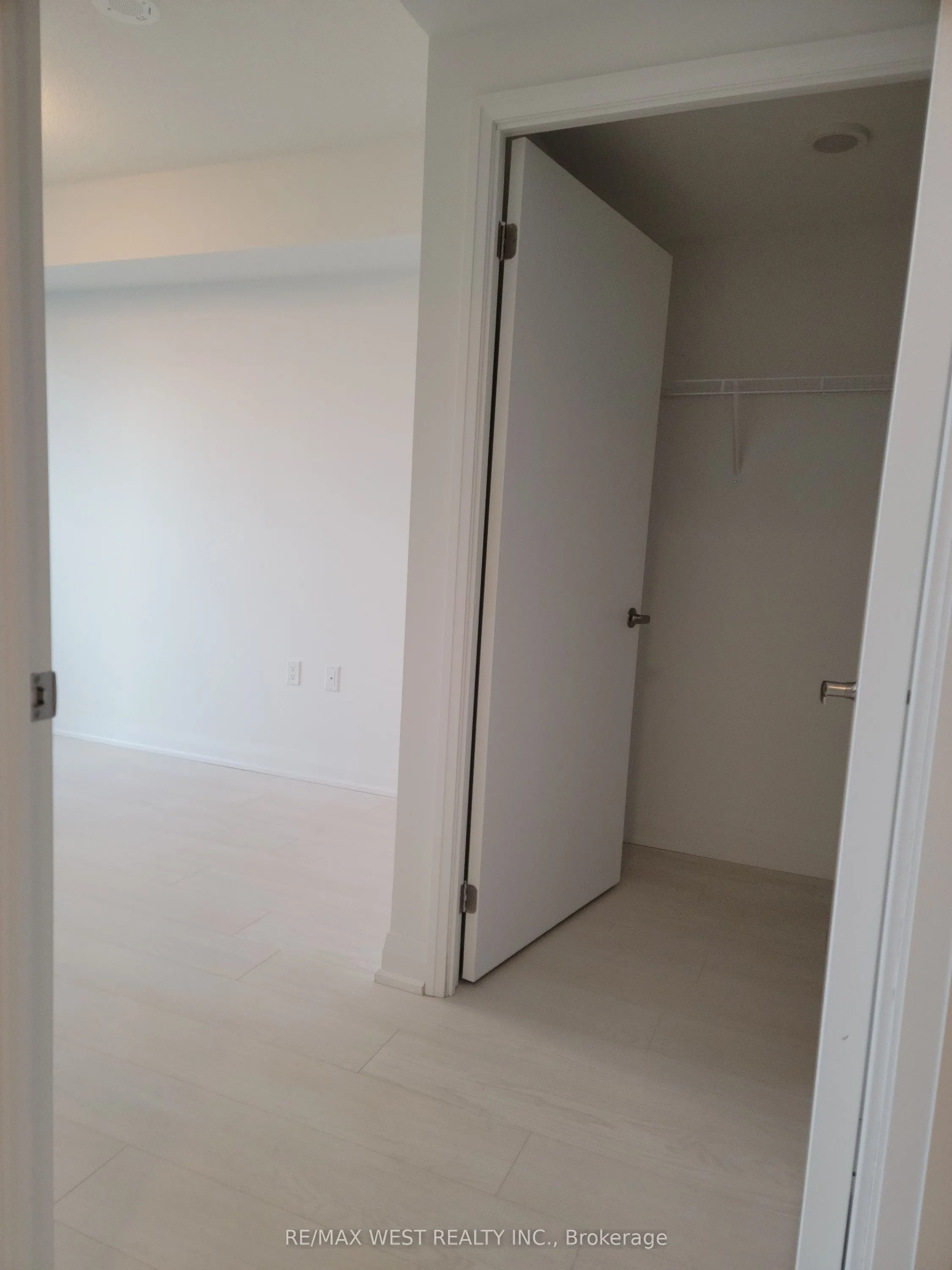 10 Gibbs Road, #425