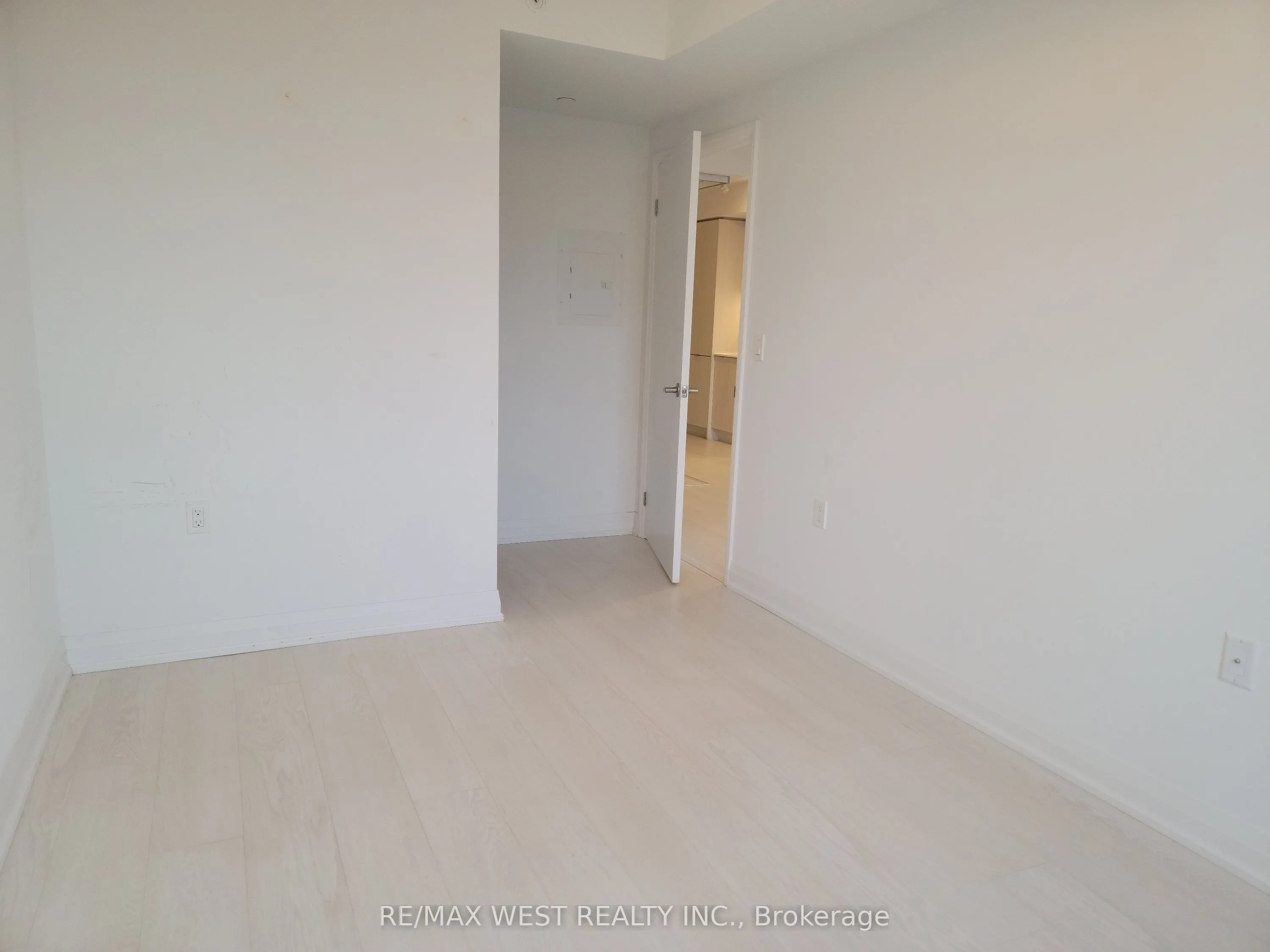 10 Gibbs Road, #425