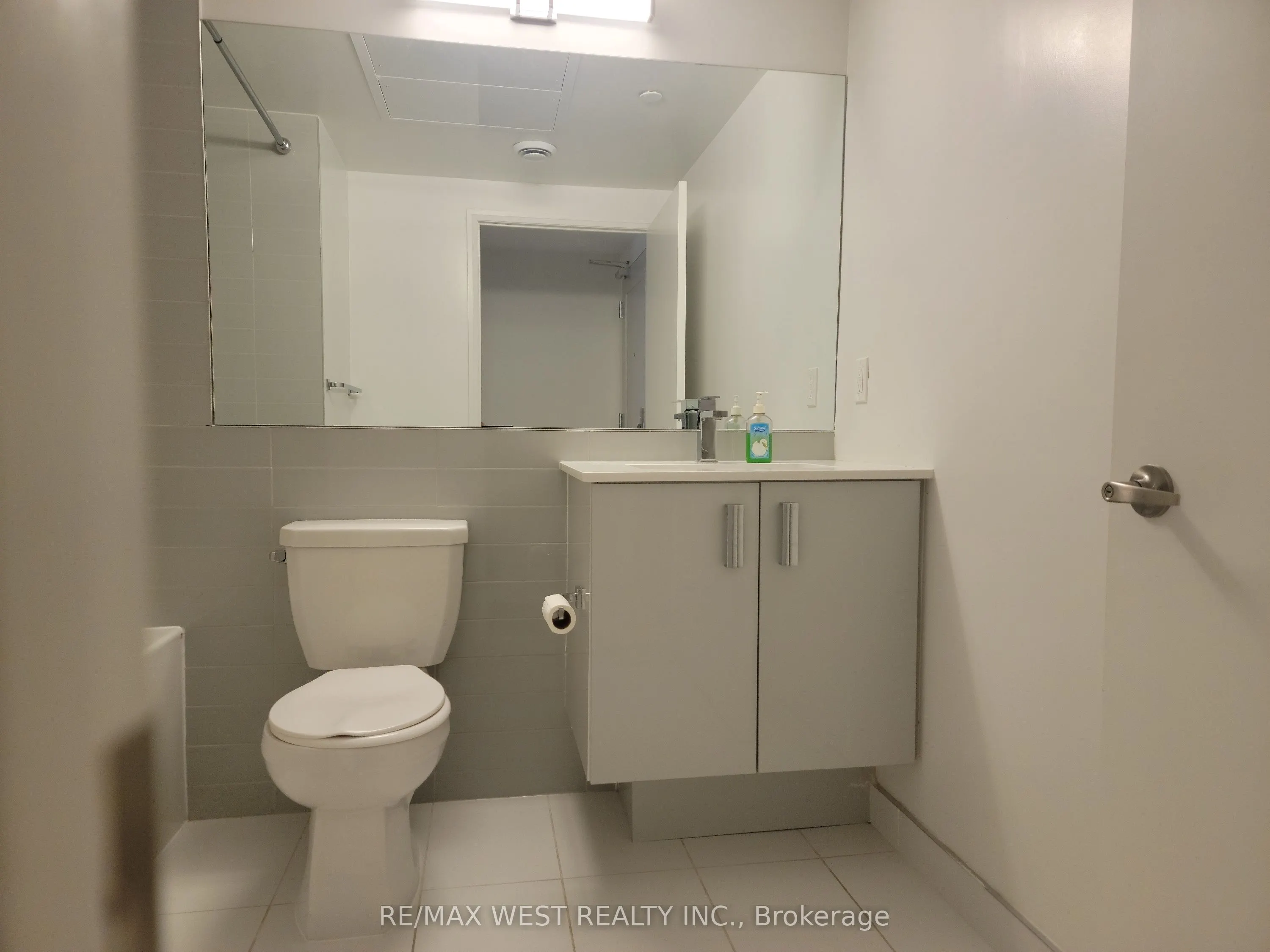 10 Gibbs Road, #425