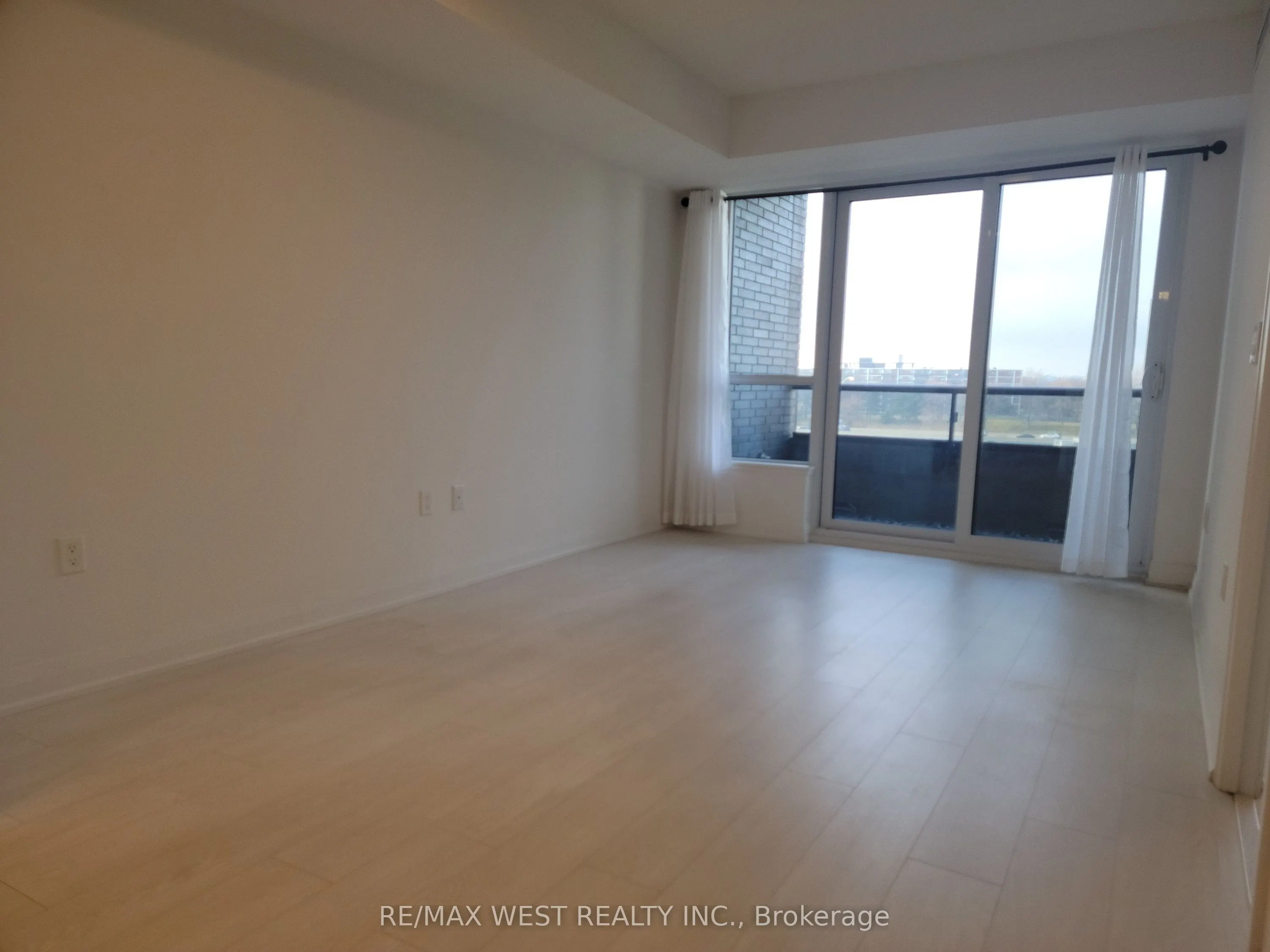 10 Gibbs Road, #425
