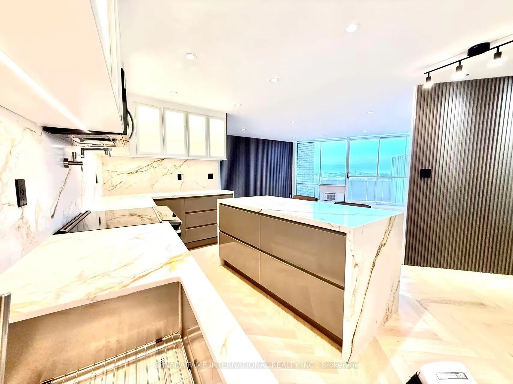 330 Dixon Road, #ph04