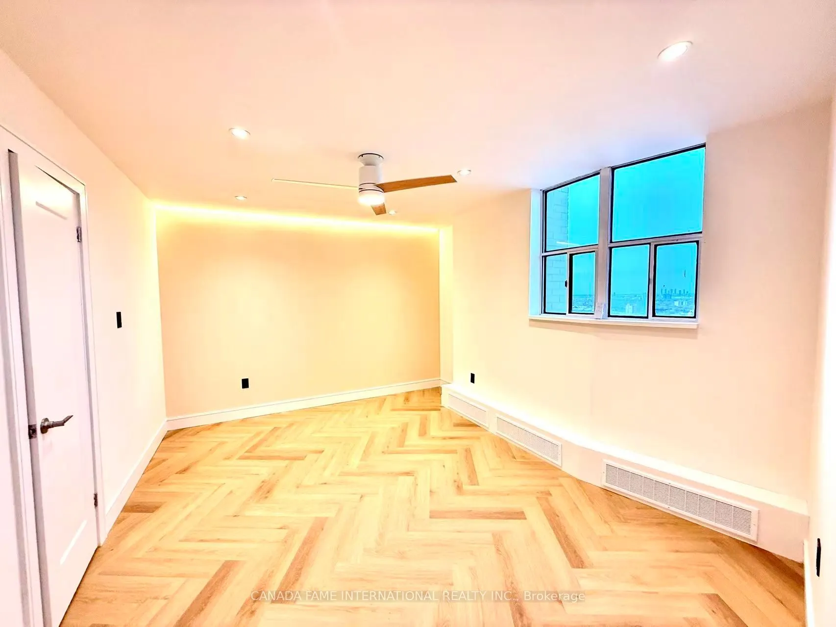 330 Dixon Road, #ph04