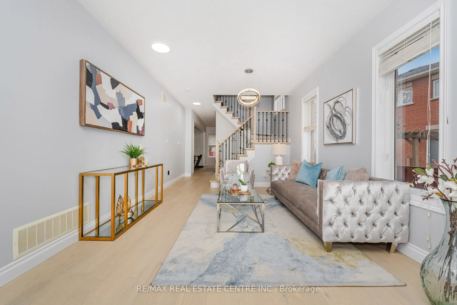 118 Connolly Crescent