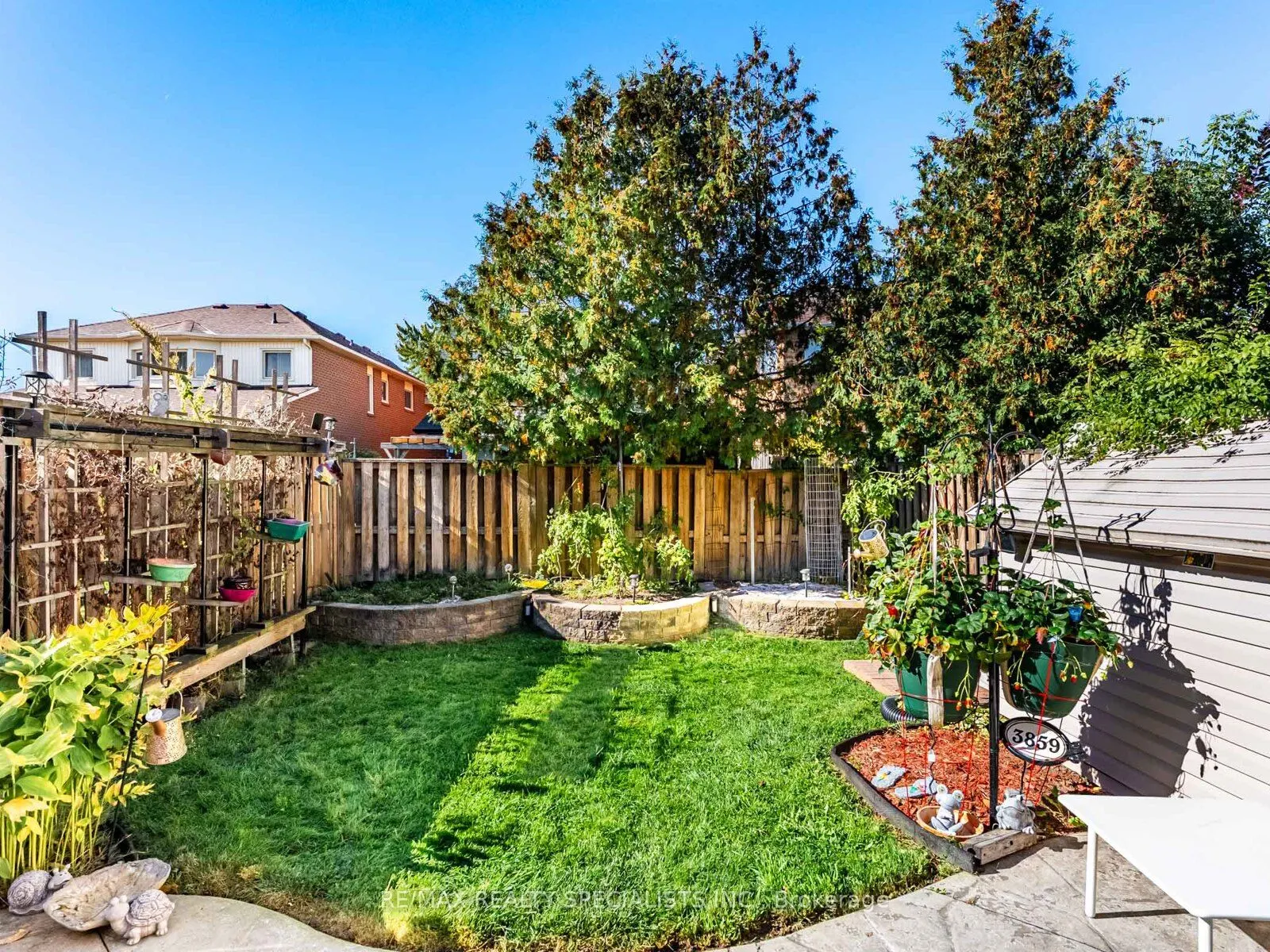 3859 Cedar Hedge Rise