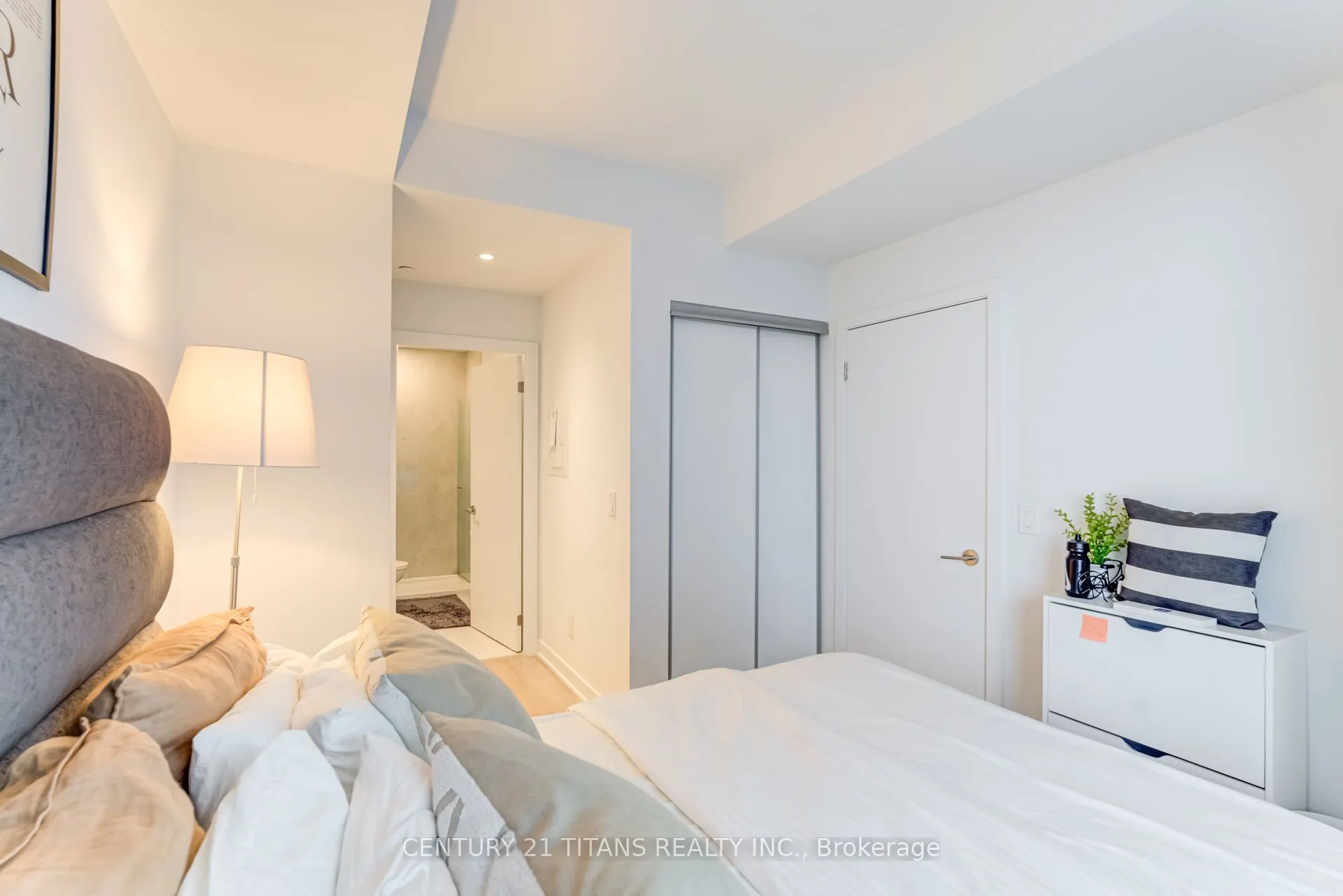 1926 Lakeshore Boulevard, #4010