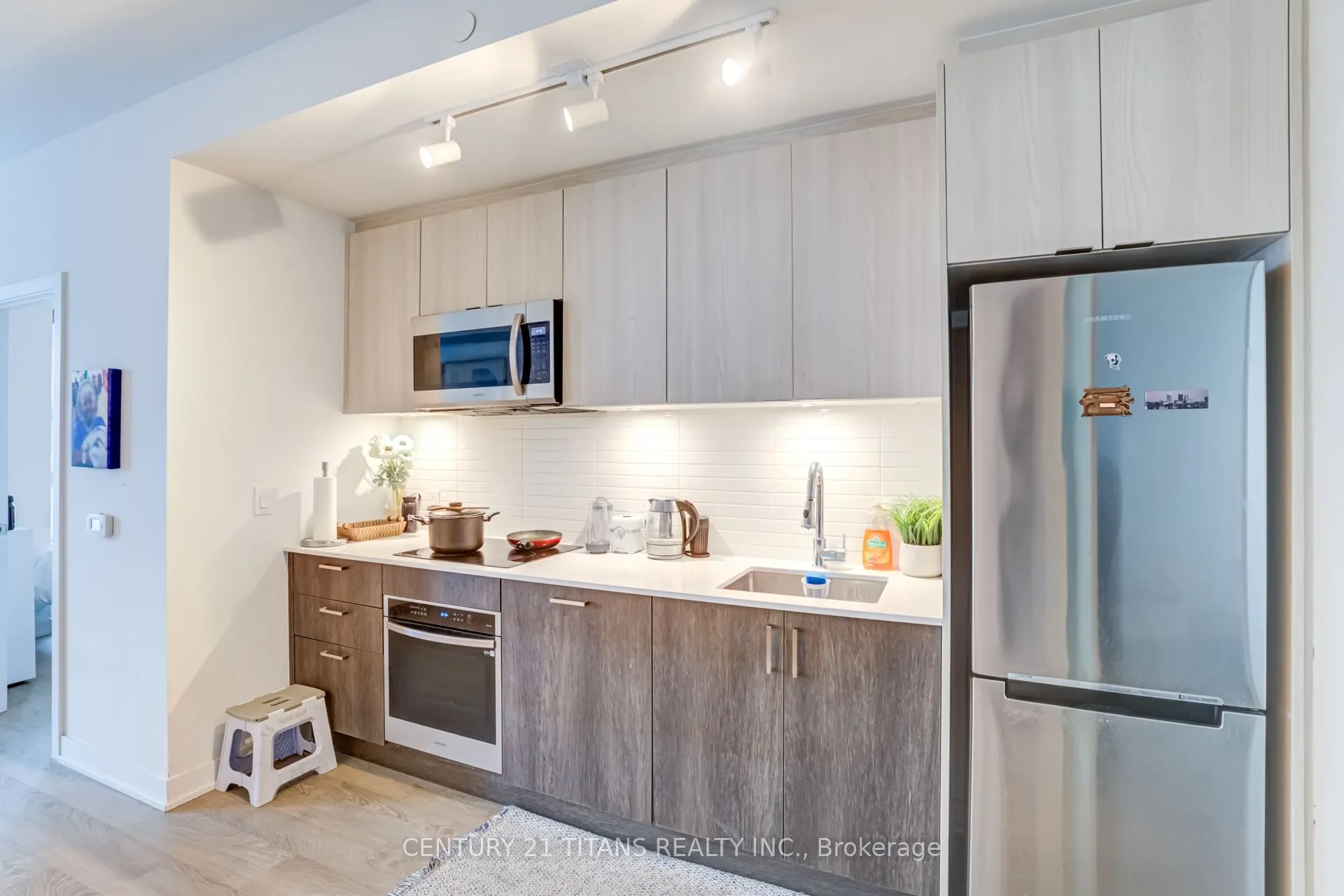 1926 Lakeshore Boulevard, #4010