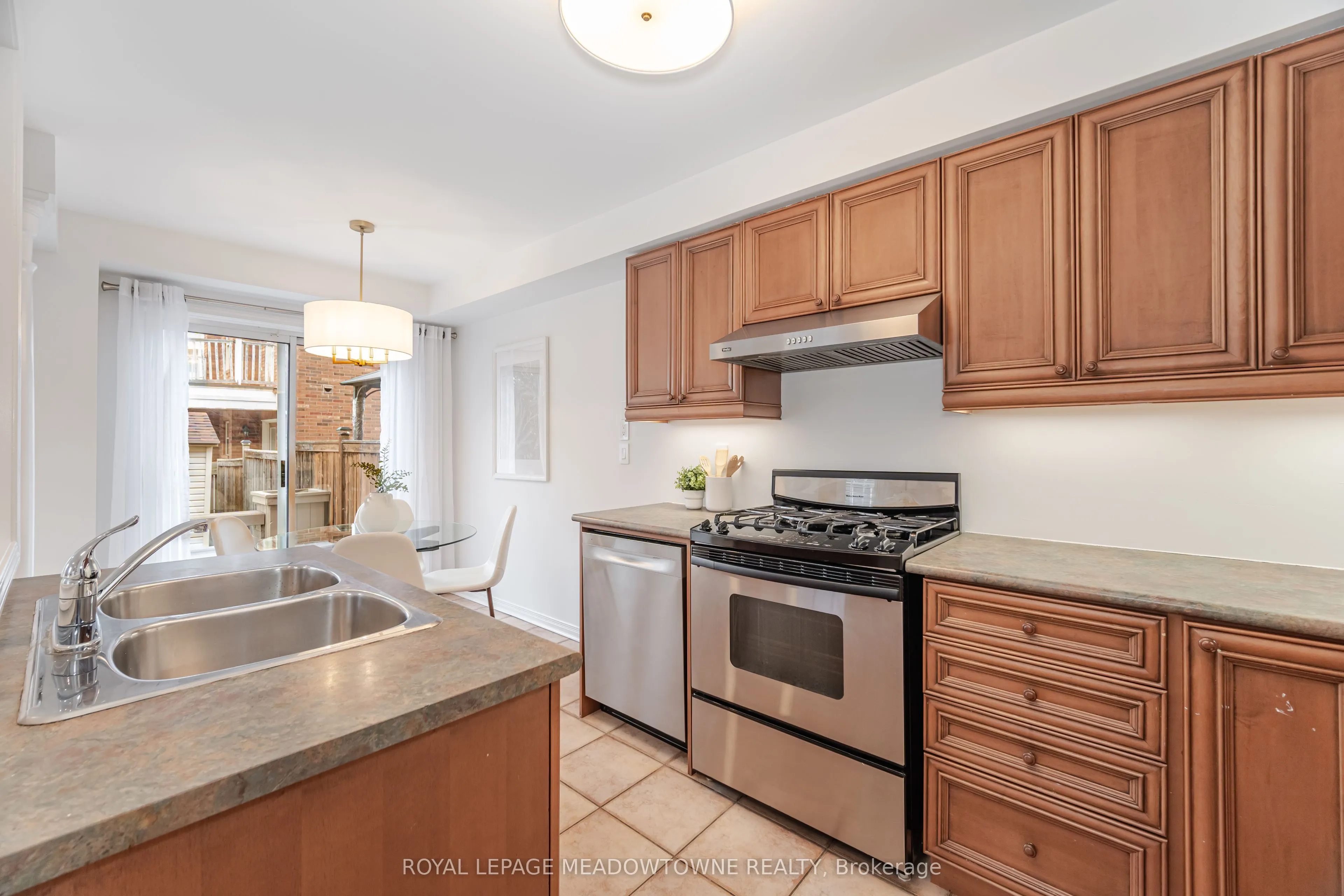 1137 Meadowgrove Court