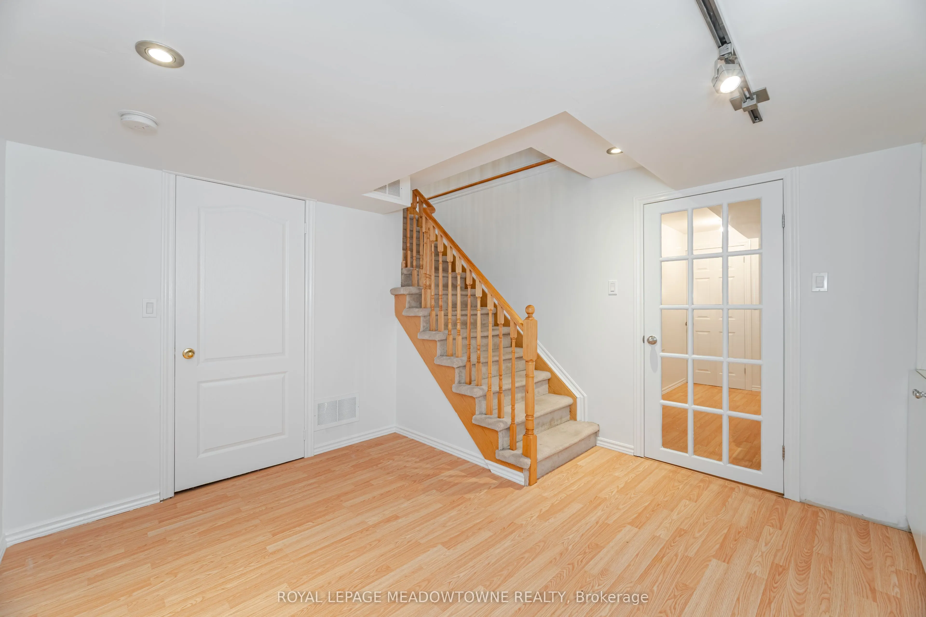 1137 Meadowgrove Court