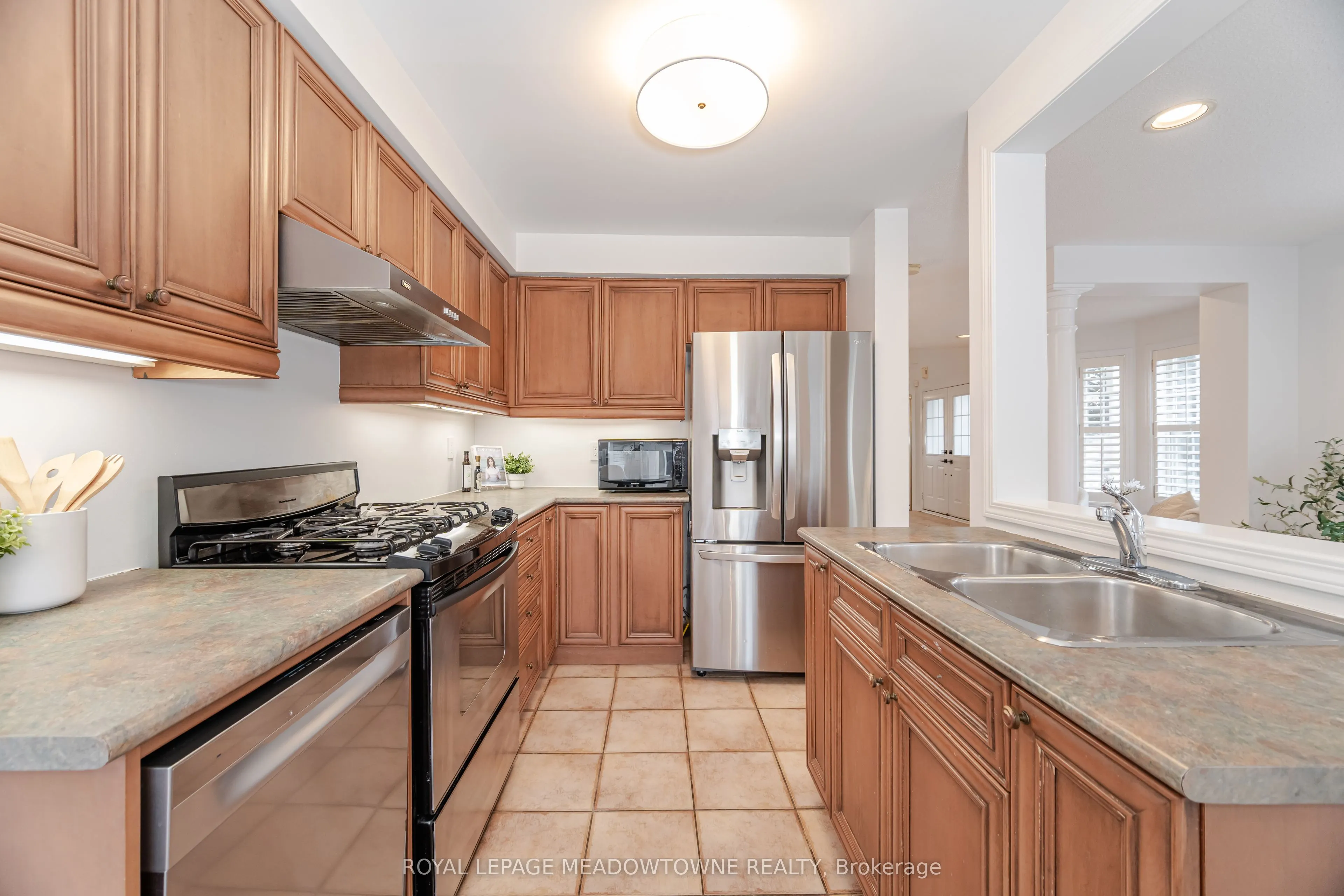 1137 Meadowgrove Court