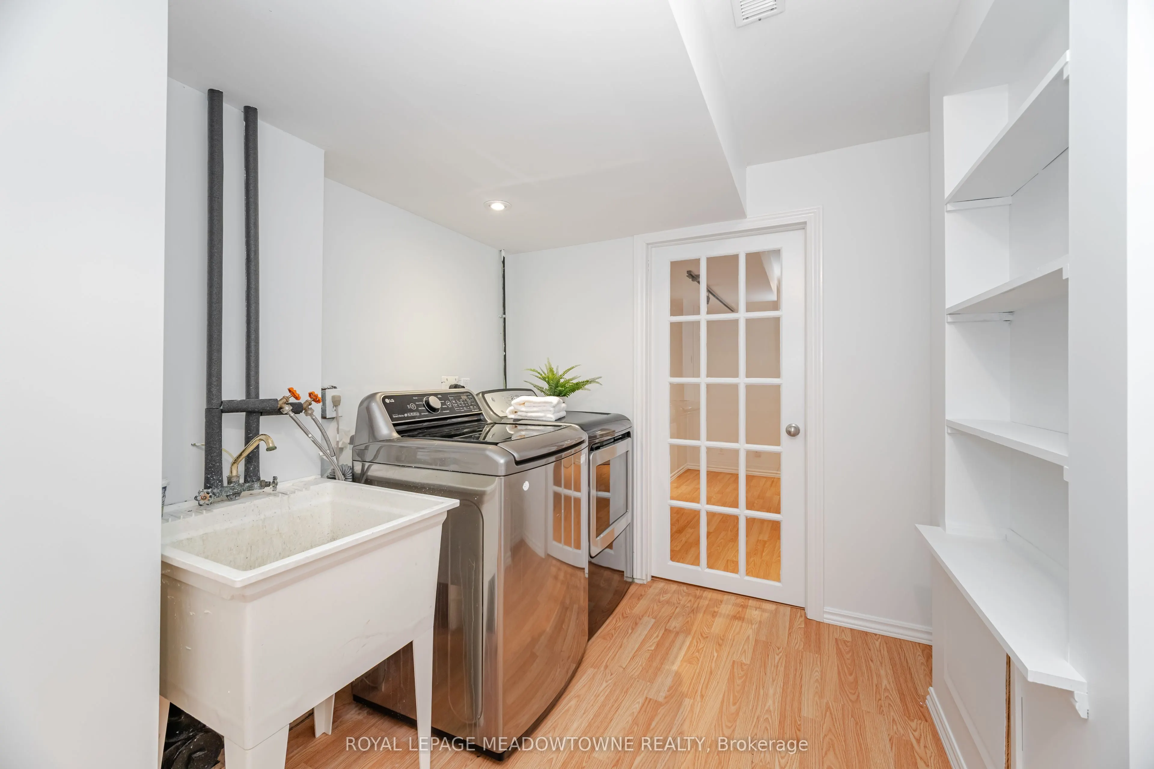 1137 Meadowgrove Court