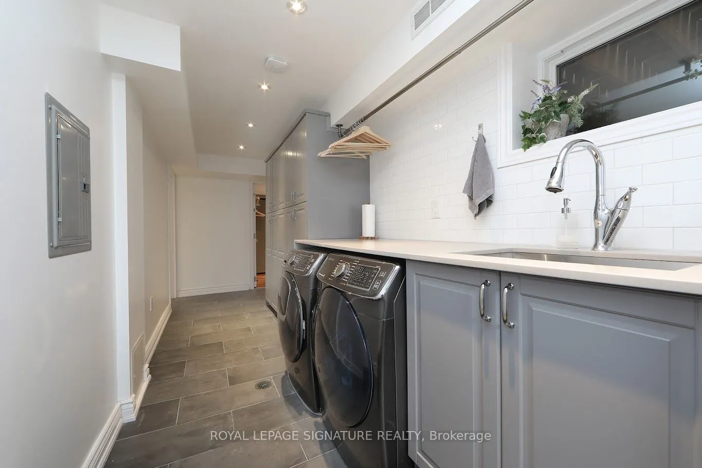 3 Keywell Court