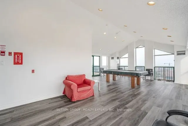 115 Hillcrest Avenue, #615