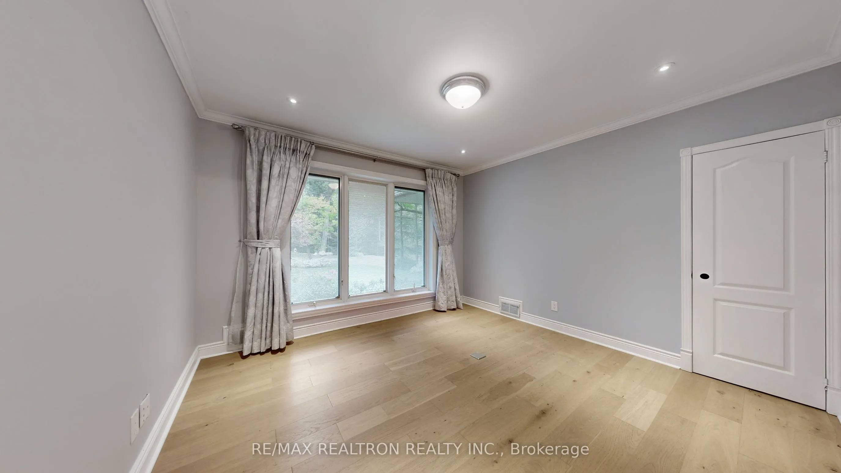 15 Edenbridge Drive