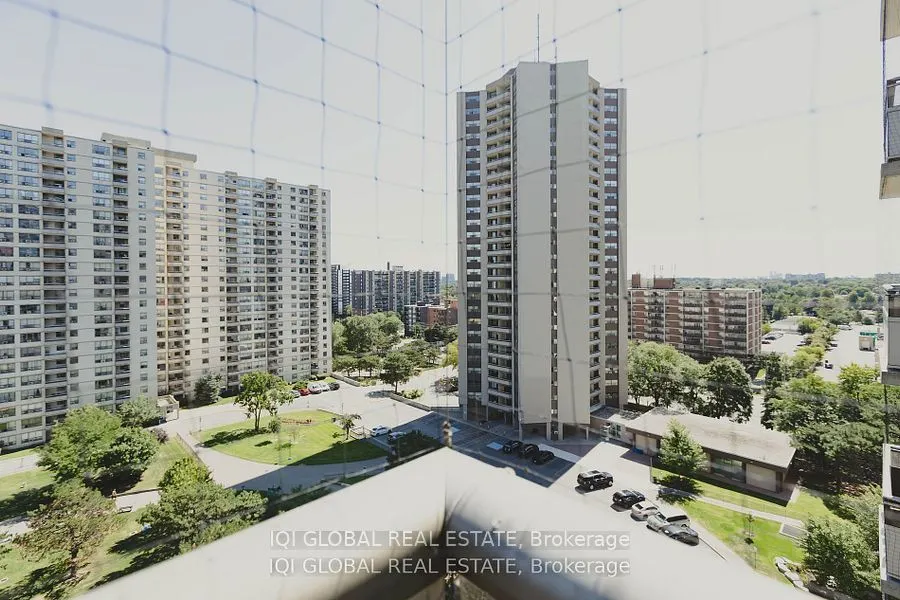 390 Dixon Road S, #1202