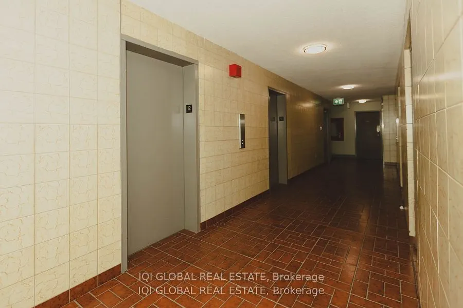 390 Dixon Road S, #1202