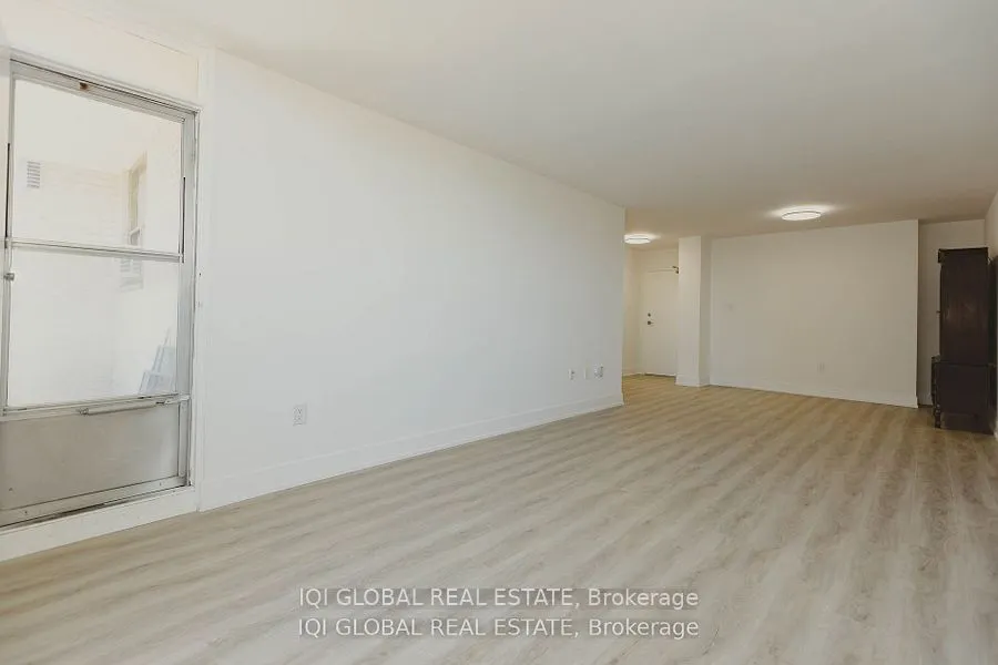390 Dixon Road S, #1202