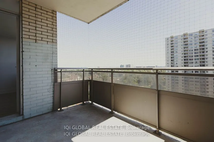 390 Dixon Road S, #1202