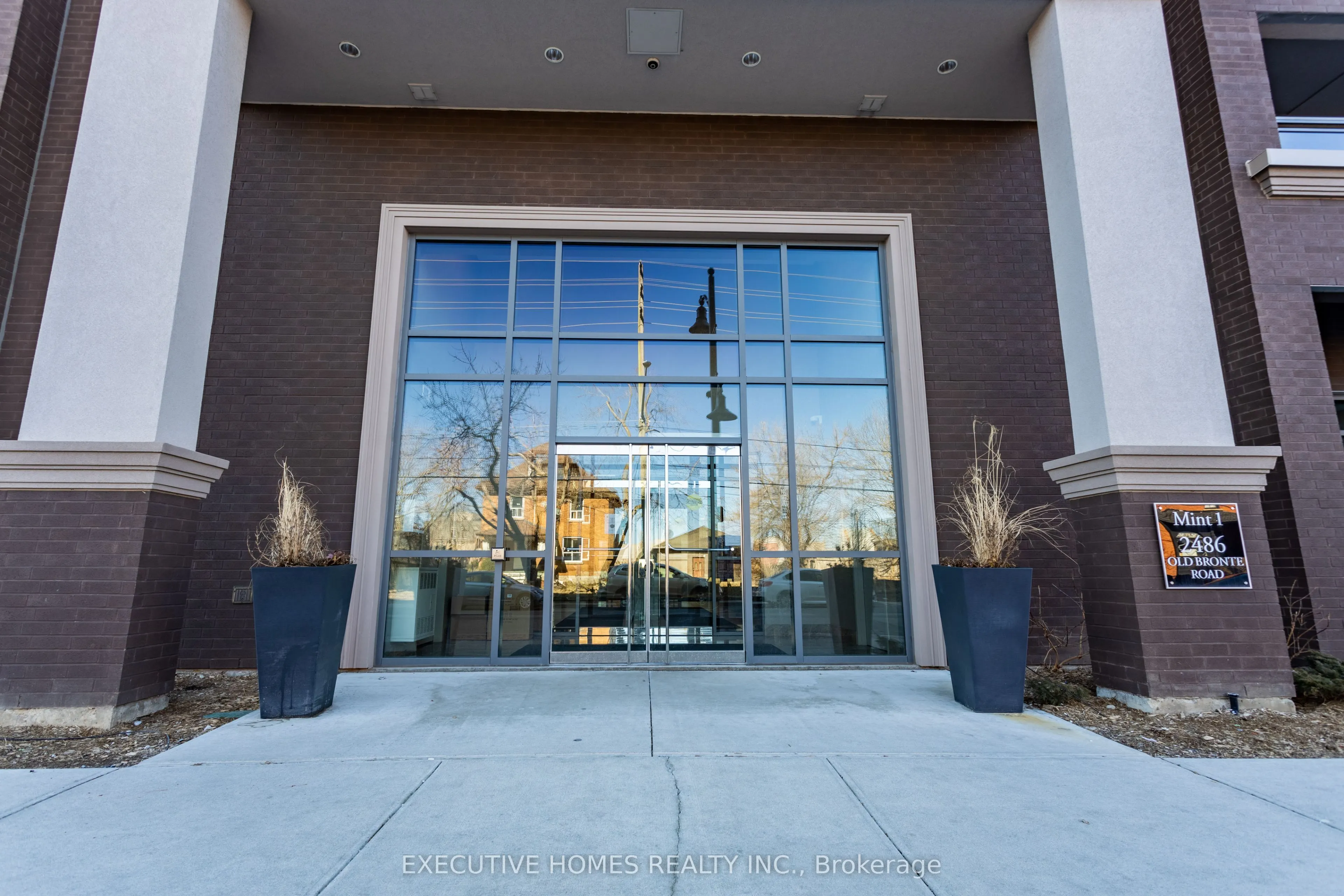 2486 Old Bronte Road, #501