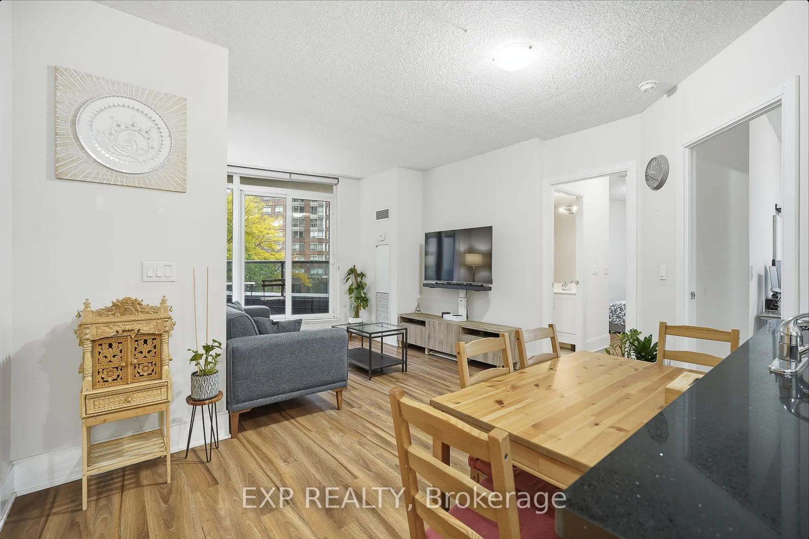 330 Burnhamthorpe Road W, #209