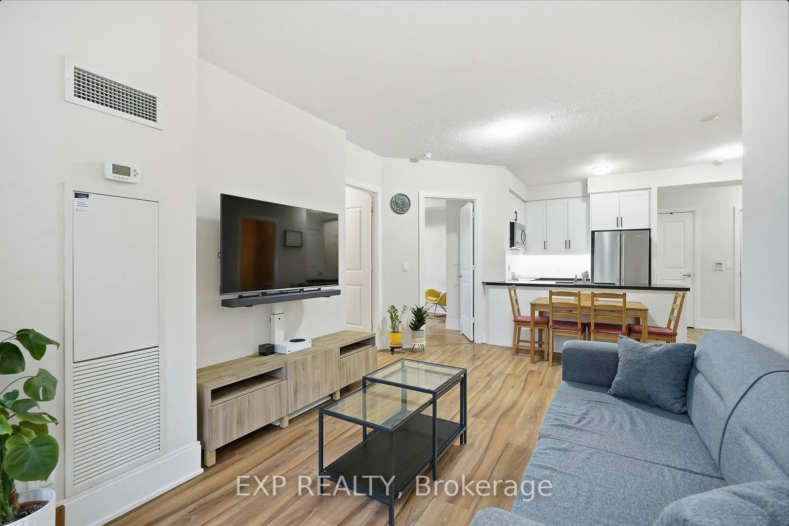 330 Burnhamthorpe Road W, #209