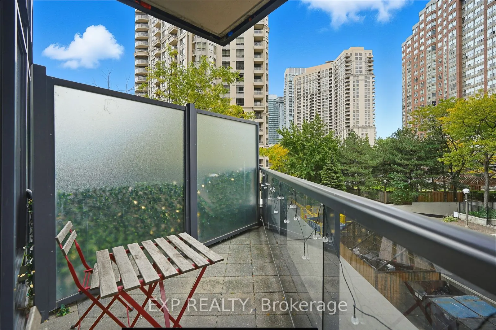 330 Burnhamthorpe Road W, #209