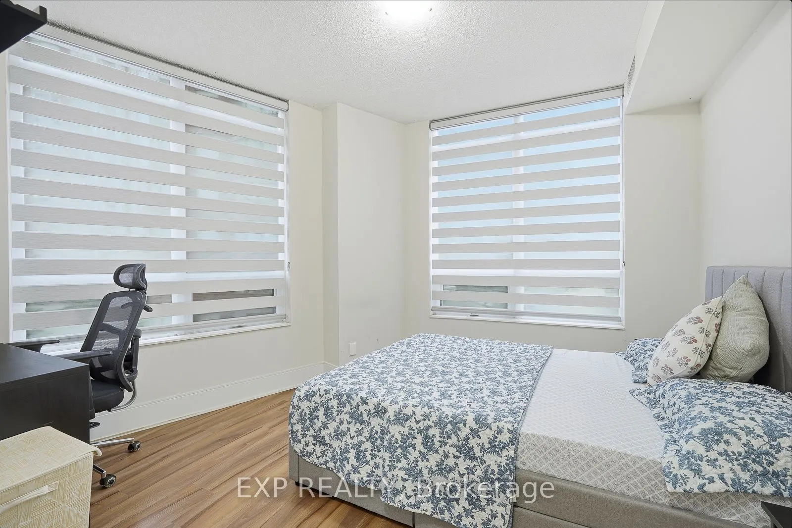 330 Burnhamthorpe Road W, #209