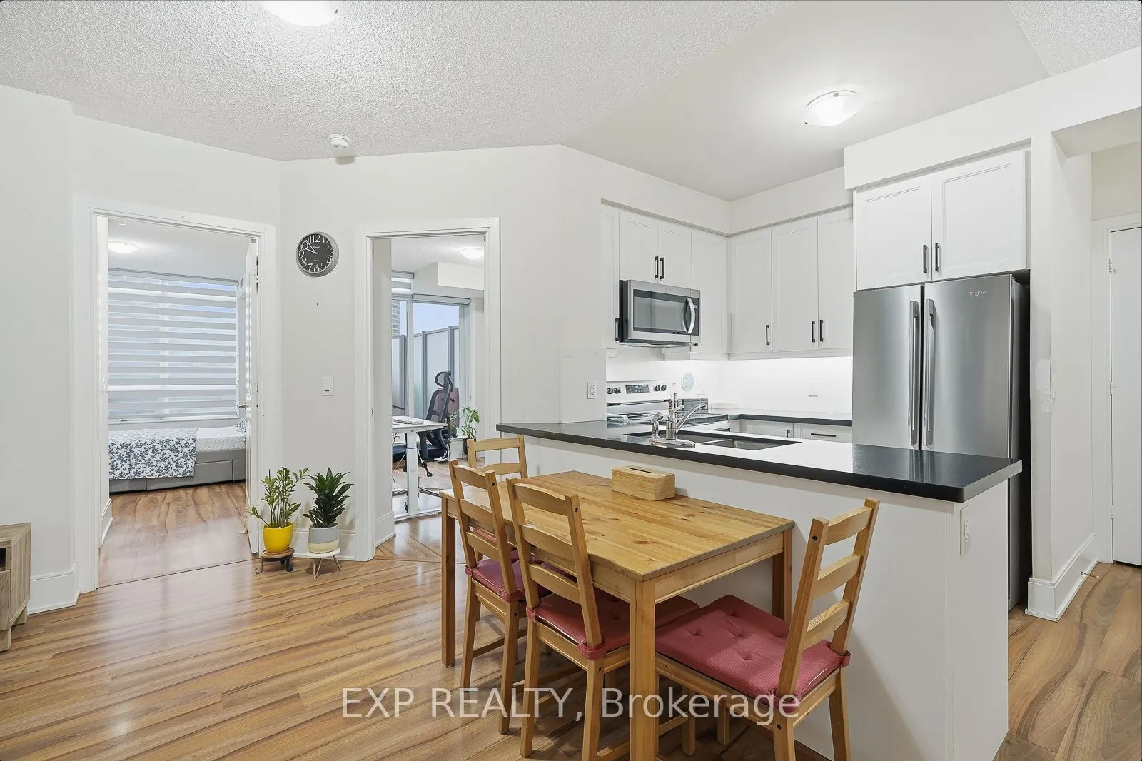 330 Burnhamthorpe Road W, #209
