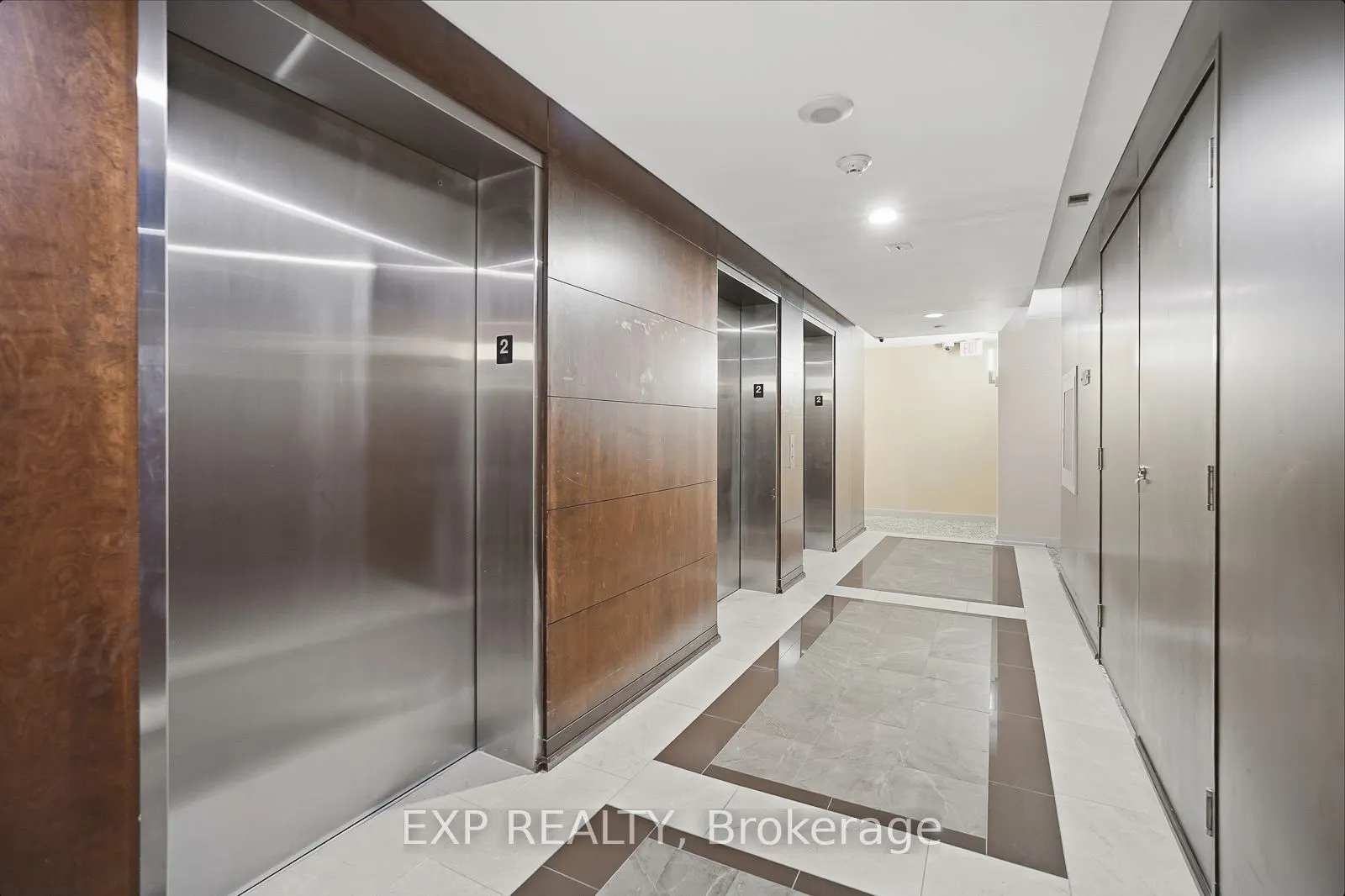 330 Burnhamthorpe Road W, #209