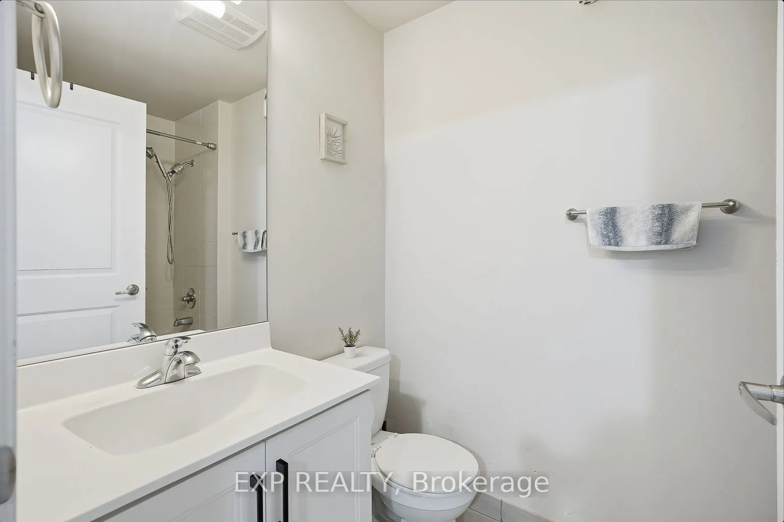 330 Burnhamthorpe Road W, #209
