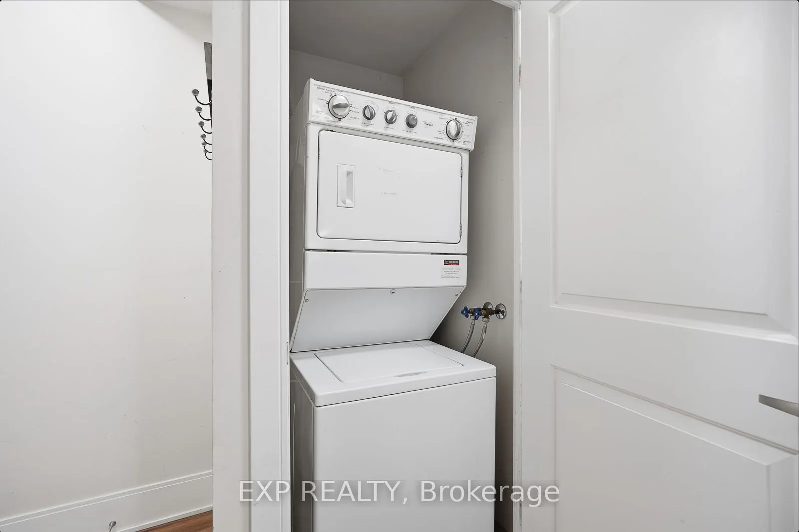 330 Burnhamthorpe Road W, #209