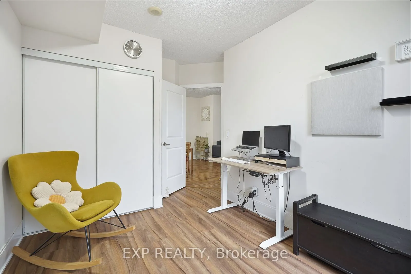 330 Burnhamthorpe Road W, #209