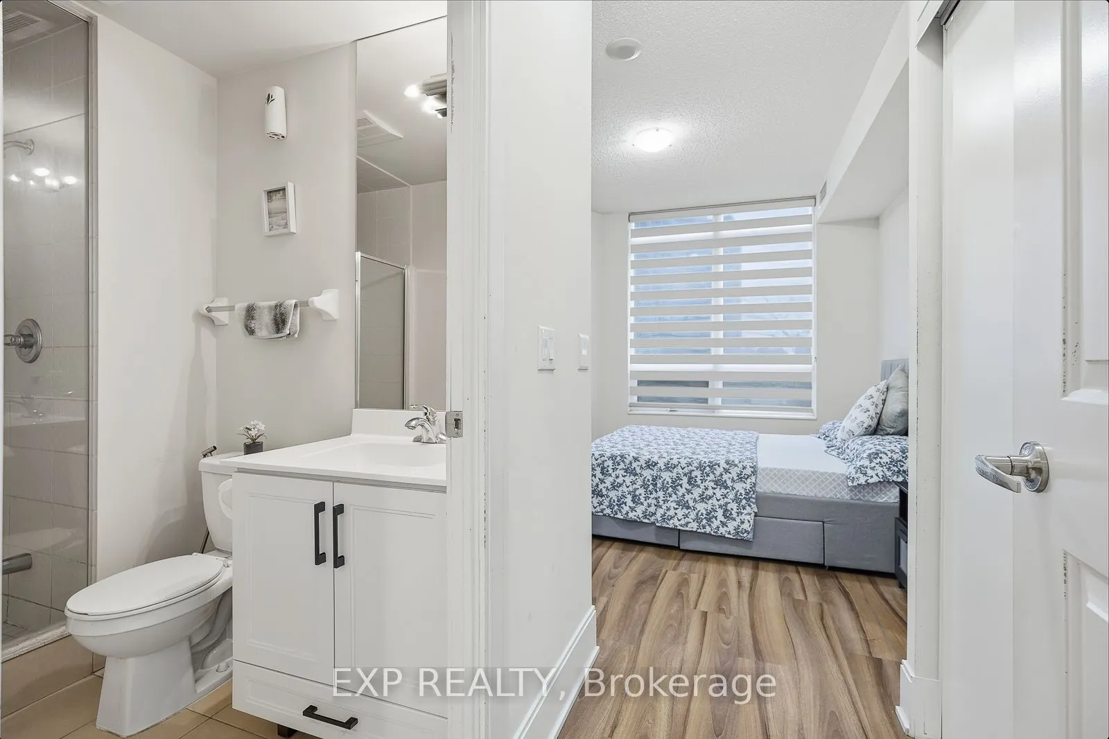 330 Burnhamthorpe Road W, #209