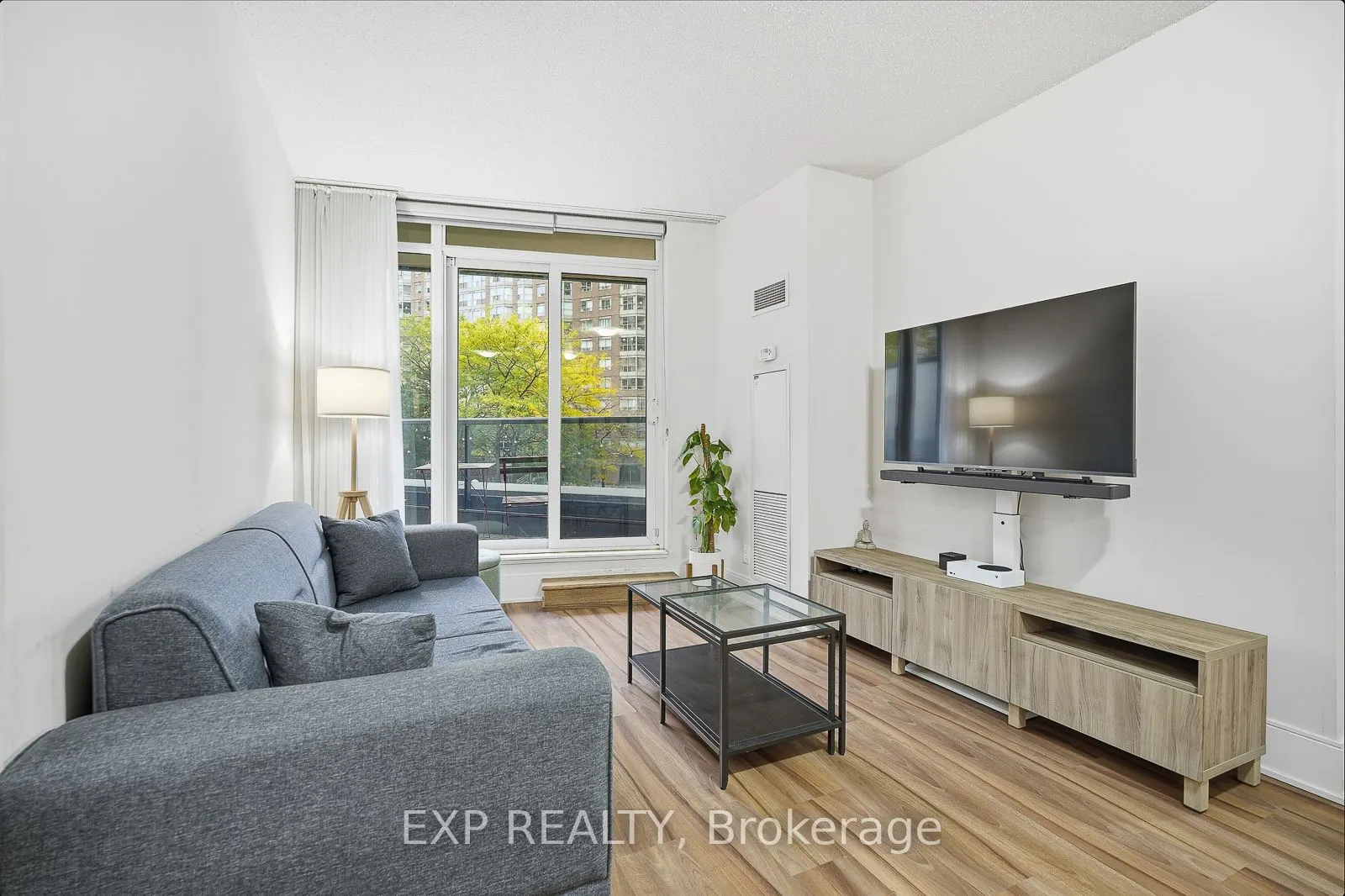 330 Burnhamthorpe Road W, #209