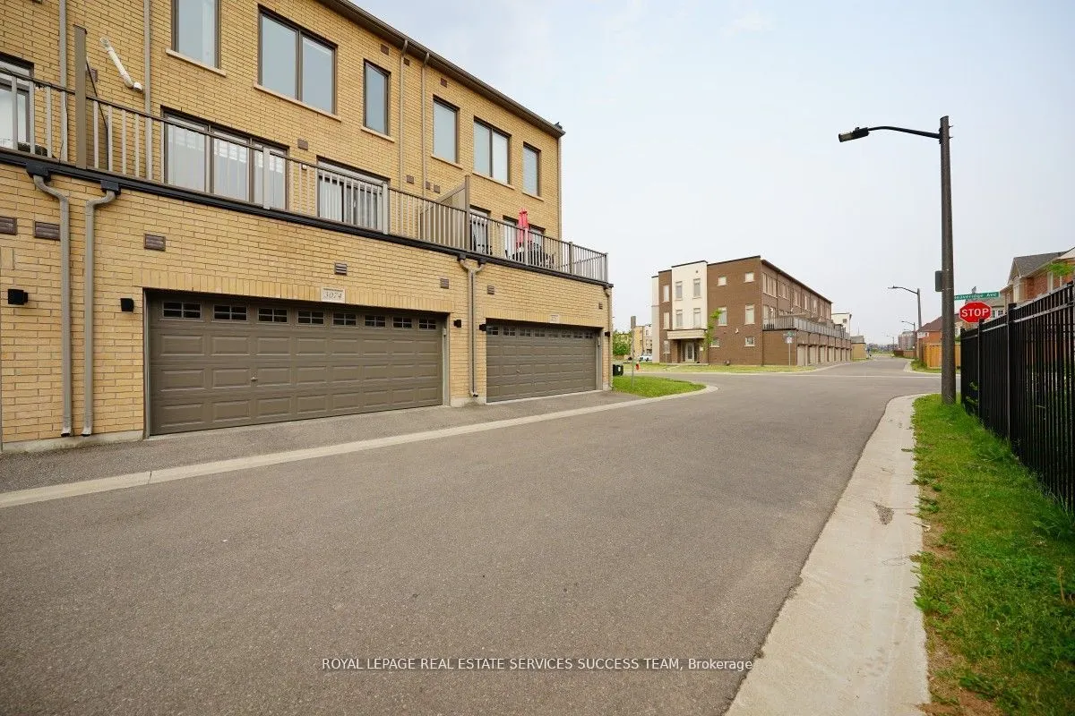 3074 Ernest Appelbe Boulevard