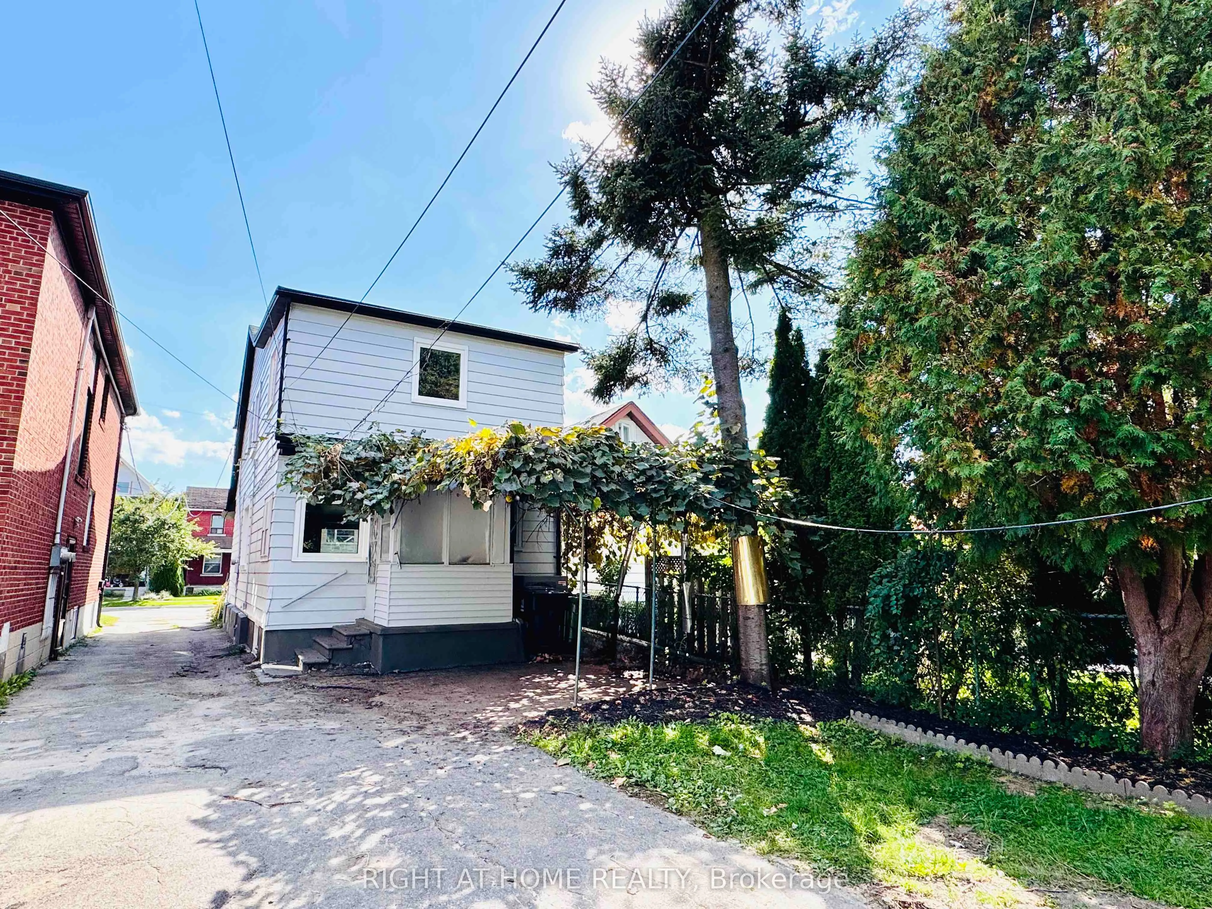 28 Pendeen Avenue