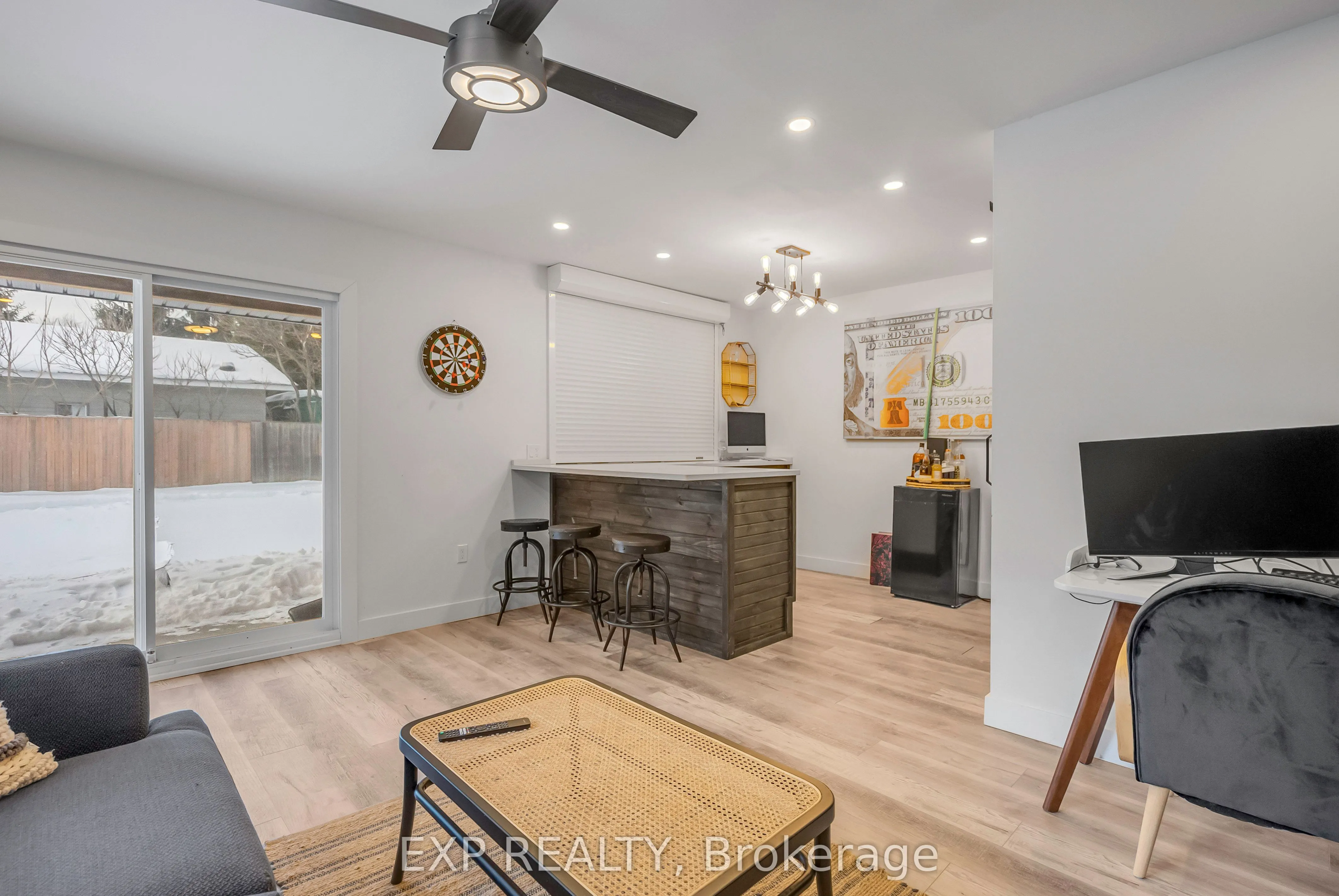 13379 Trafalgar Road