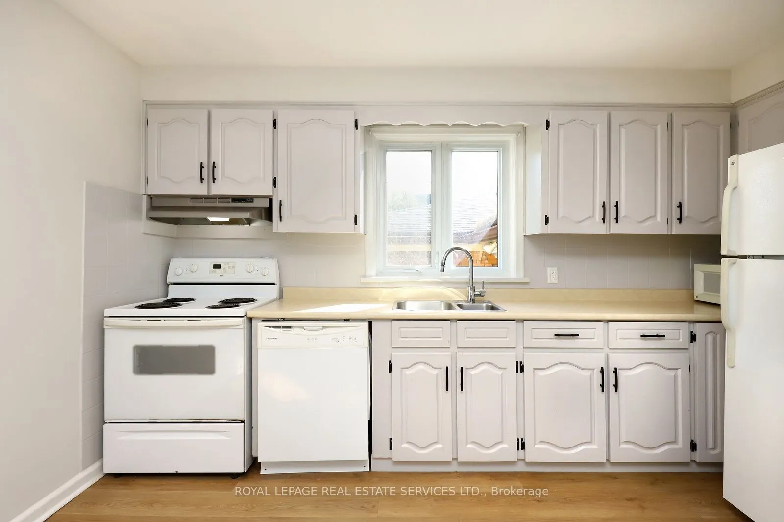 13 Benson Avenue, #Main Floor