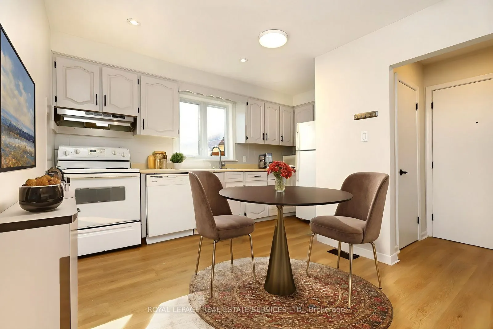 13 Benson Avenue, #Main Floor