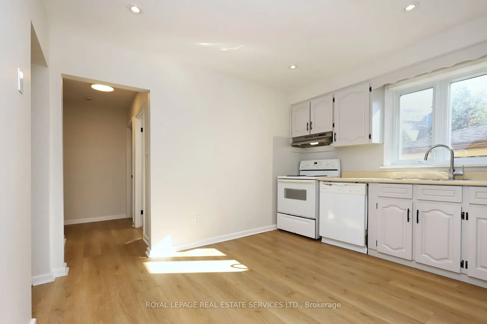13 Benson Avenue, #Main Floor