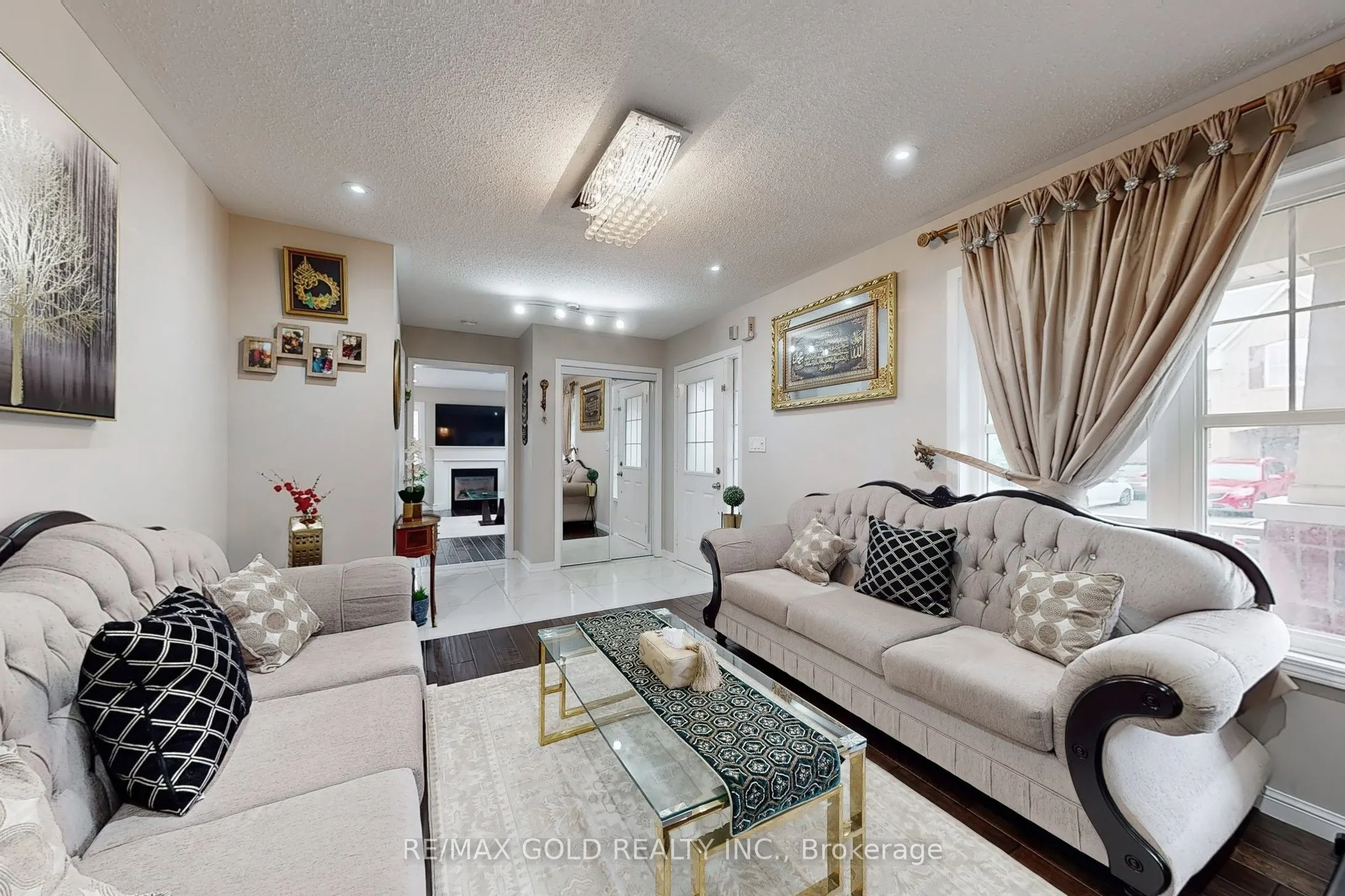 933 Raftis Crescent