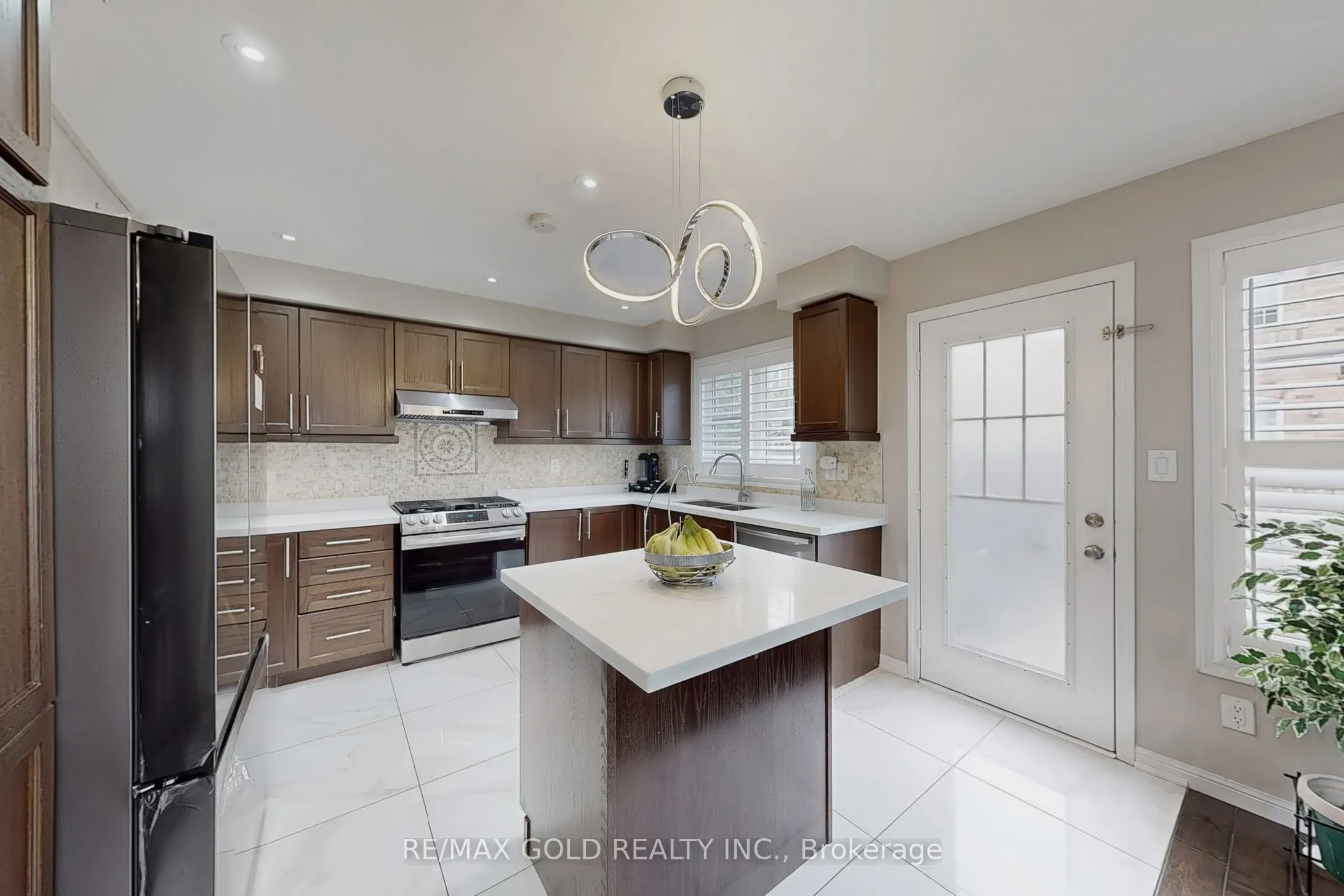 933 Raftis Crescent