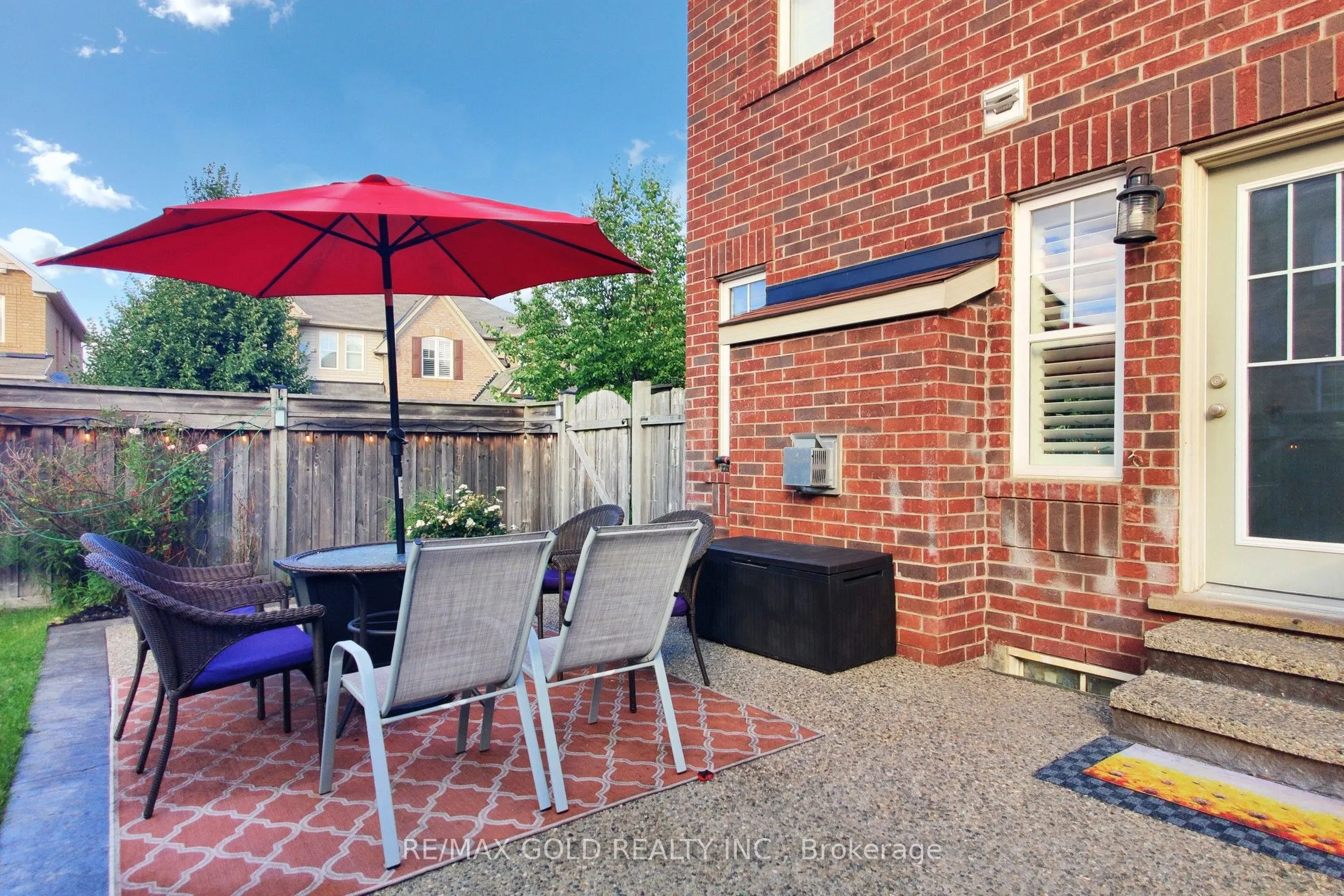 933 Raftis Crescent