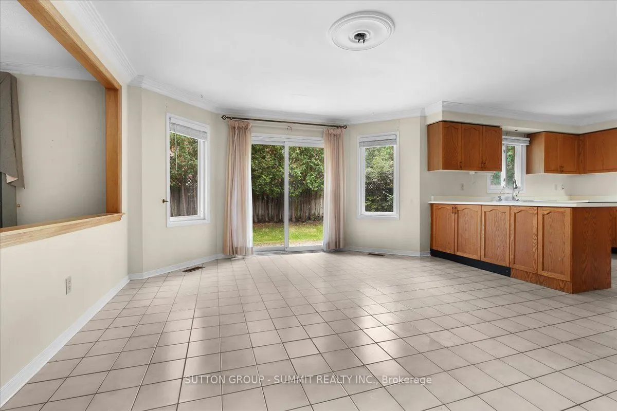 102 Sunforest Drive