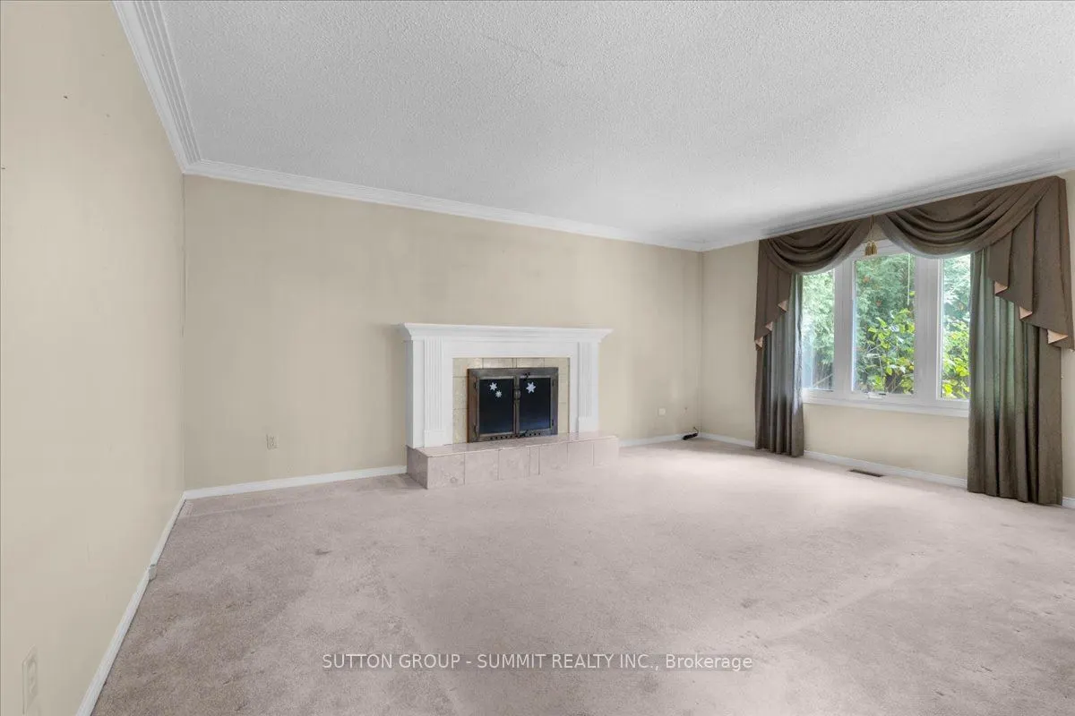 102 Sunforest Drive