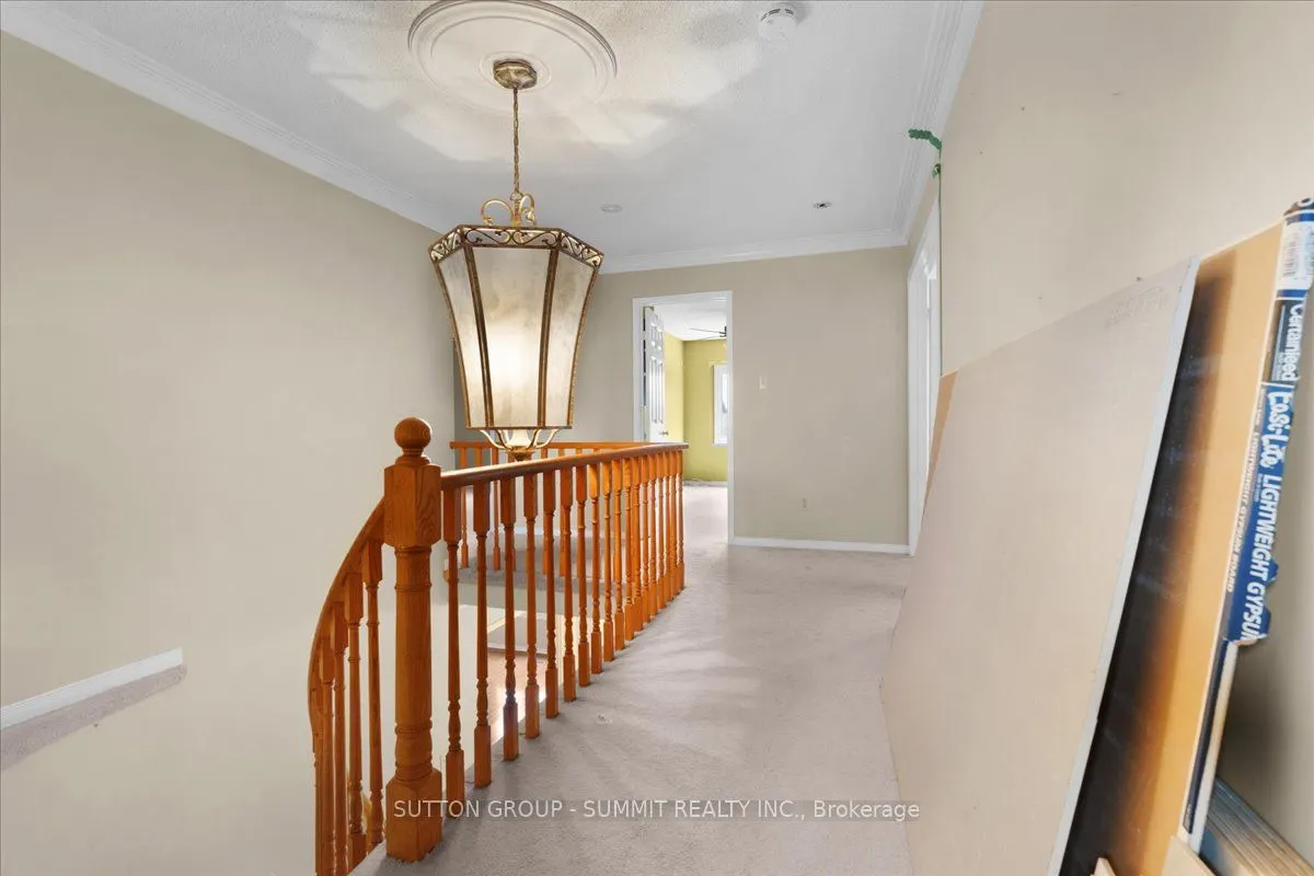 102 Sunforest Drive