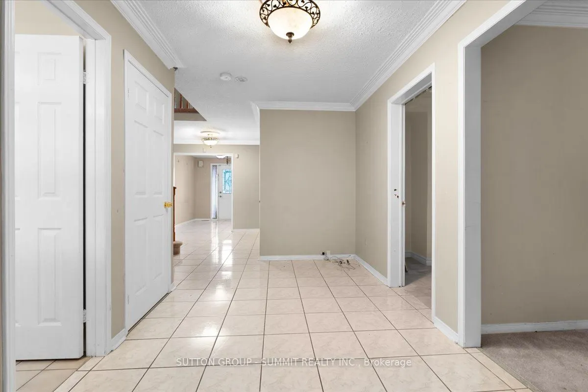 102 Sunforest Drive