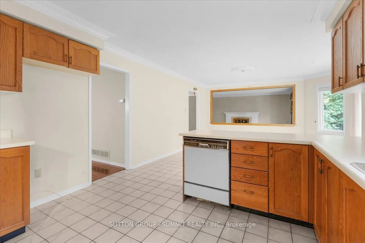 102 Sunforest Drive
