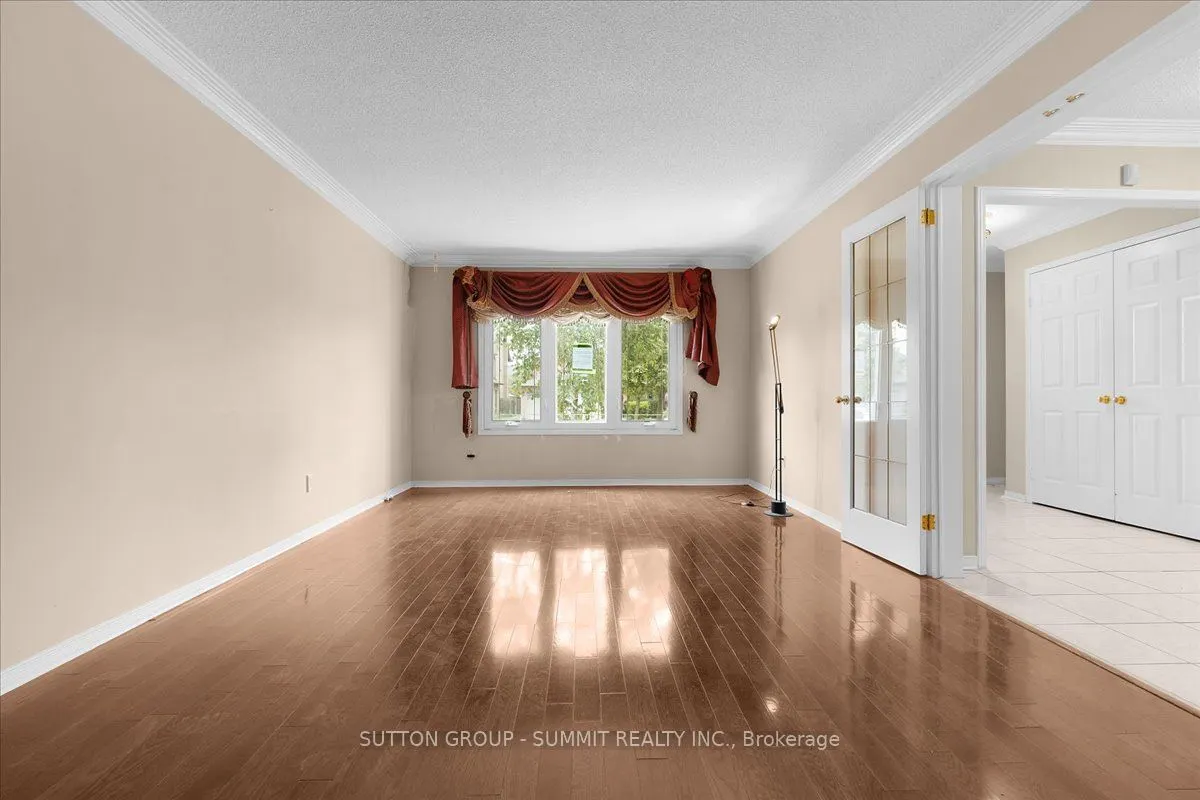 102 Sunforest Drive