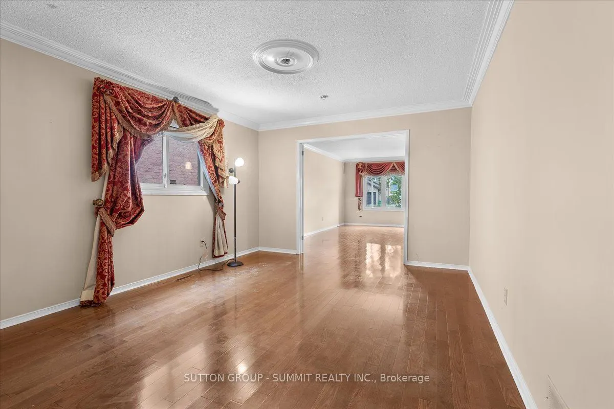 102 Sunforest Drive