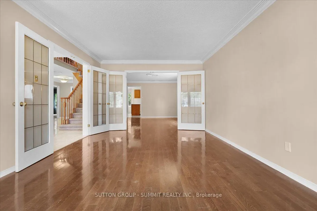 102 Sunforest Drive